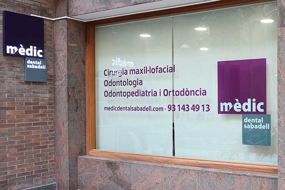 Dentista-Sabadell-Fachada-Mèdic-Dental-Sabadell